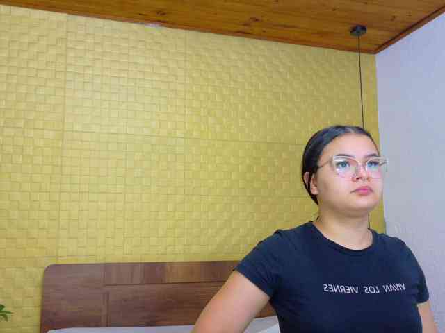 sweet-dani18 webcam