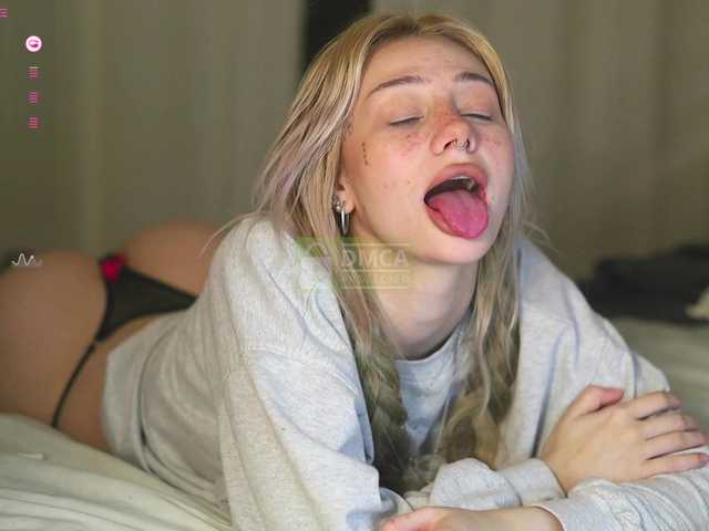 le modèle babeholly est en webcam porno dans un show sur le site bongacams, il possède les tags suivants: White/Caucasian,Blonde,Shaved