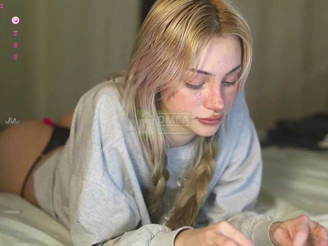 babeholly's BongaCams profile