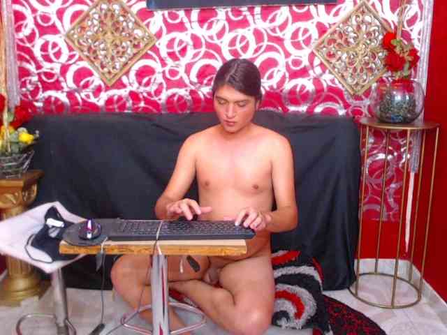 endylook Live Webcam on BongaCams