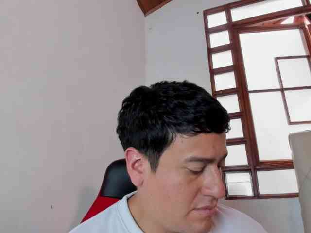 oliverprice1 Live Webcam on BongaCams