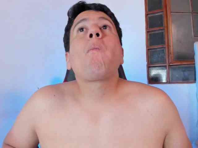 oliverprice1 Live Webcam on BongaCams