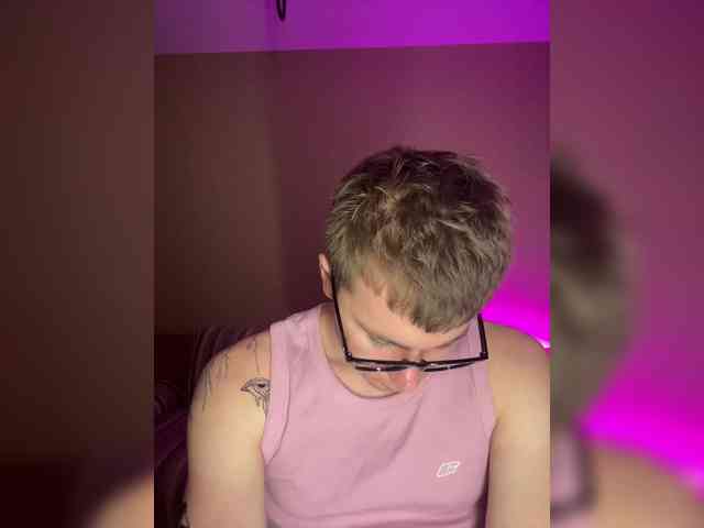 Pavluik7 Live Webcam on BongaCams