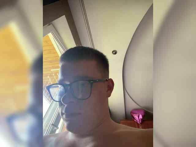 Pavluik7 Live Webcam on BongaCams