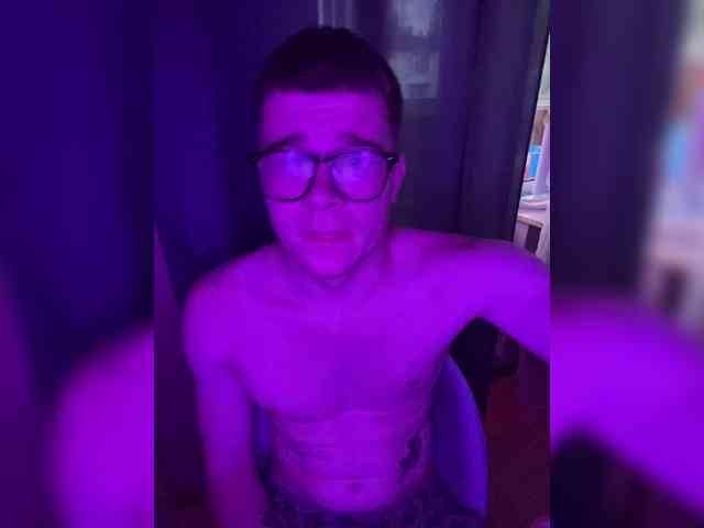Pavluik7 Live Webcam on BongaCams