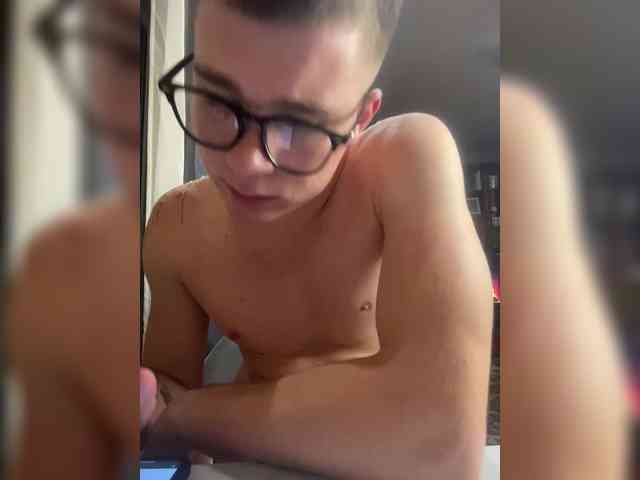 Pavluik7 Live Webcam on BongaCams