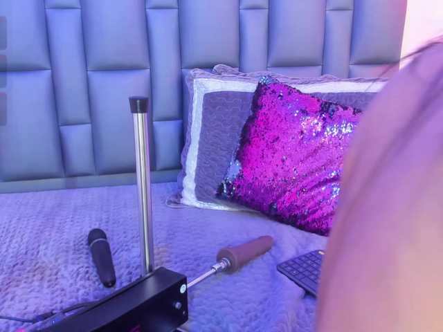 Abbyadams's BongaCams show and profile