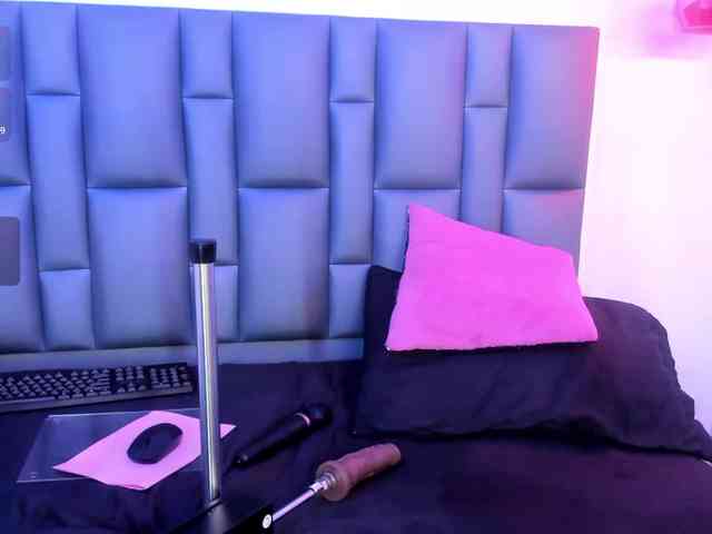 Abbyadams Live Webcam on BongaCams