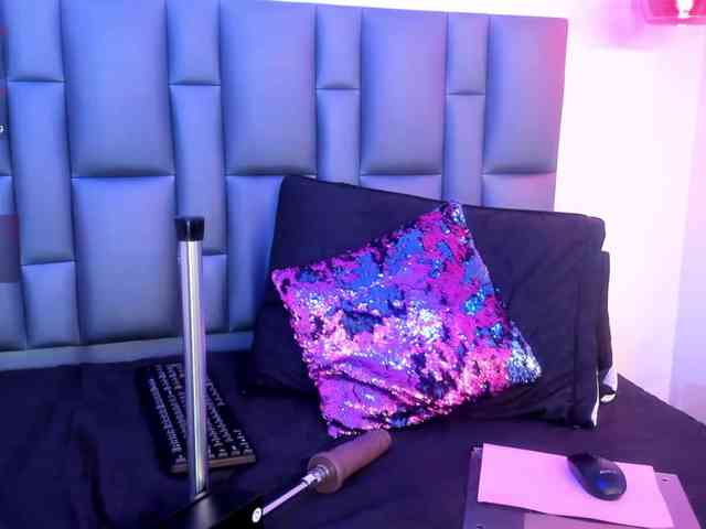 Abbyadams Live Webcam on BongaCams