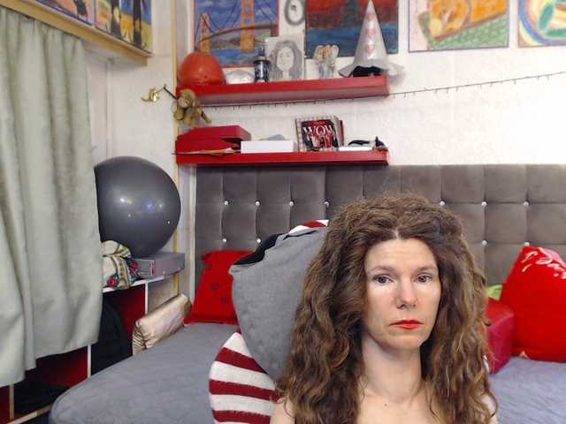 kellysurfing's BongaCams show and profile