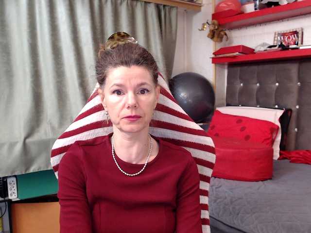 kellysurfing's BongaCams show and profile