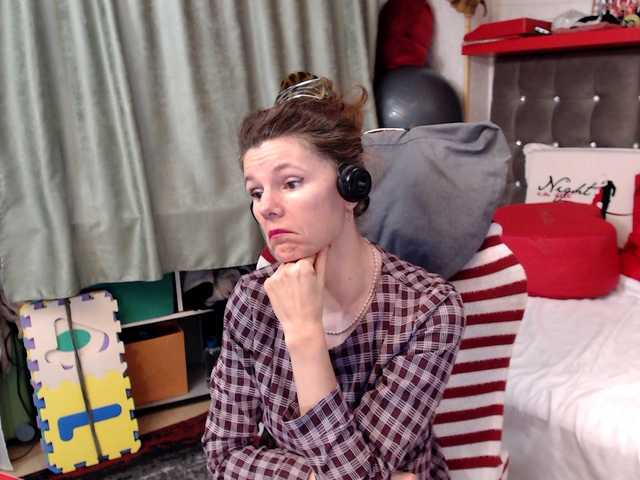 kellysurfing's BongaCams show and profile