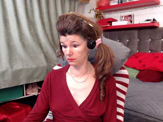 kellysurfing's BongaCams show and profile