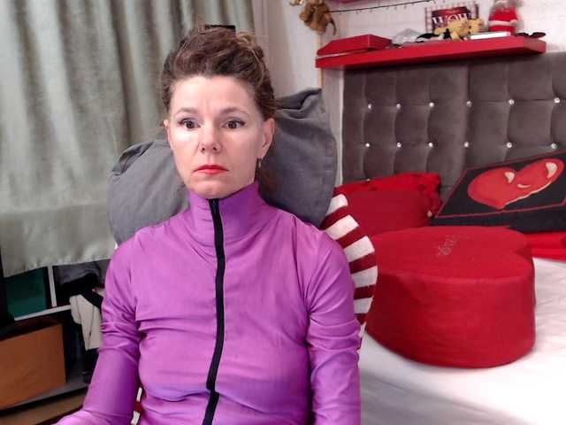 kellysurfing's BongaCams show and profile