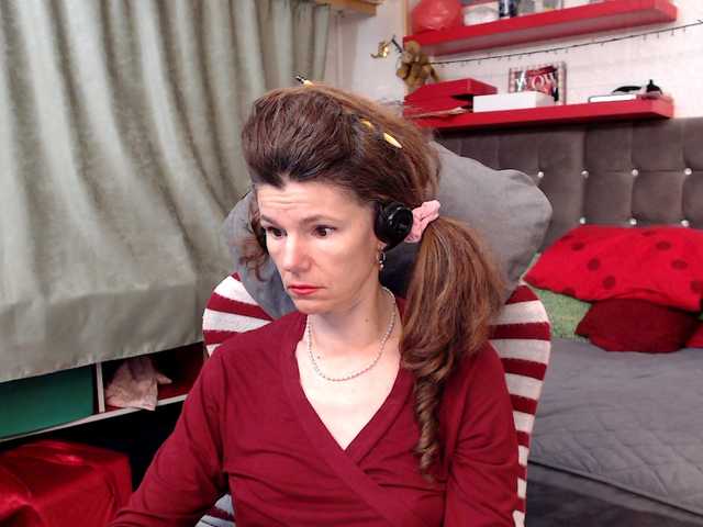 kellysurfing's BongaCams show and profile