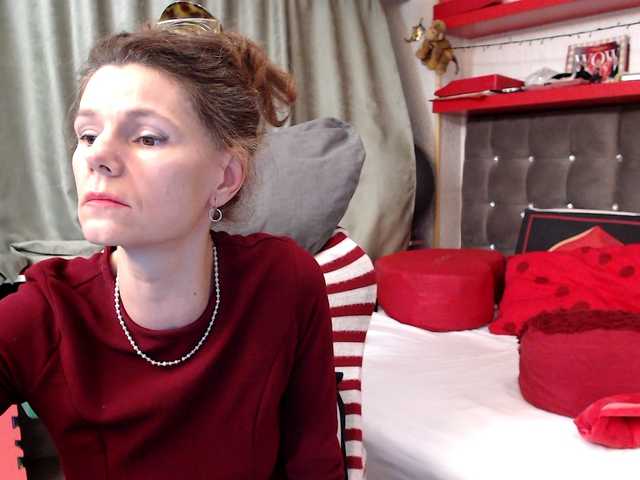 kellysurfing's BongaCams show and profile