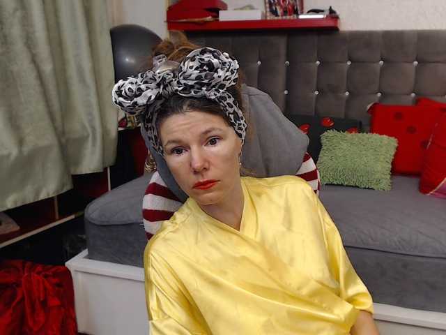 kellysurfing's BongaCams show and profile