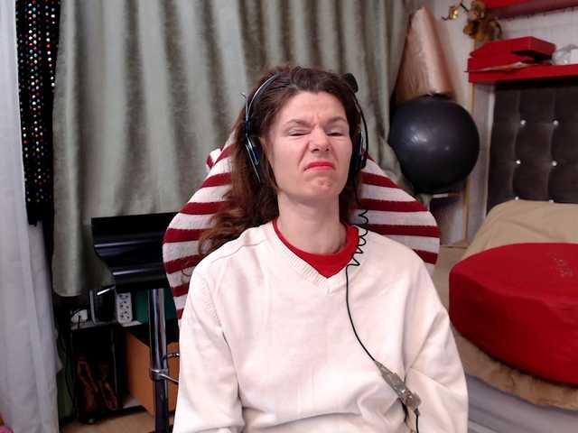 kellysurfing's BongaCams show and profile