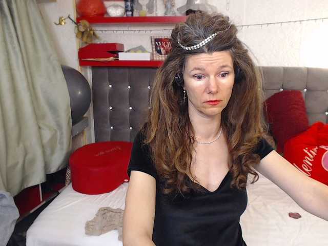 kellysurfing's BongaCams show and profile