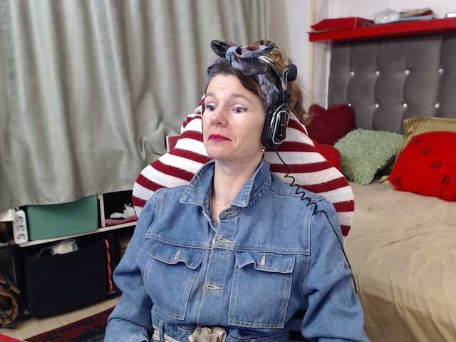 kellysurfing Live Cam on BongaCams