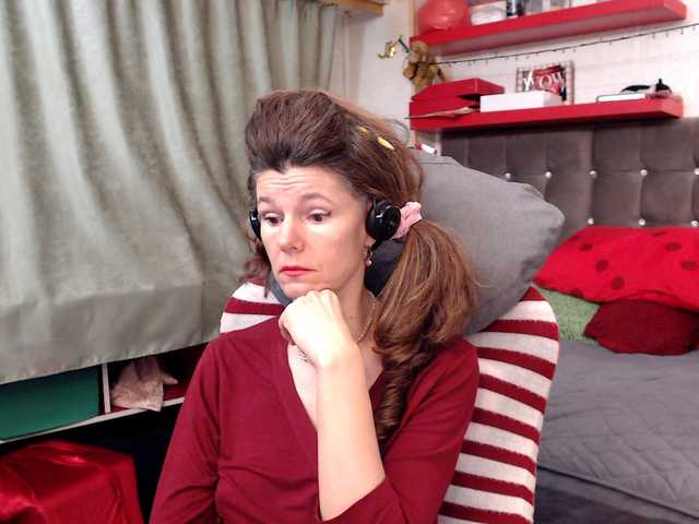 kellysurfing's BongaCams show and profile