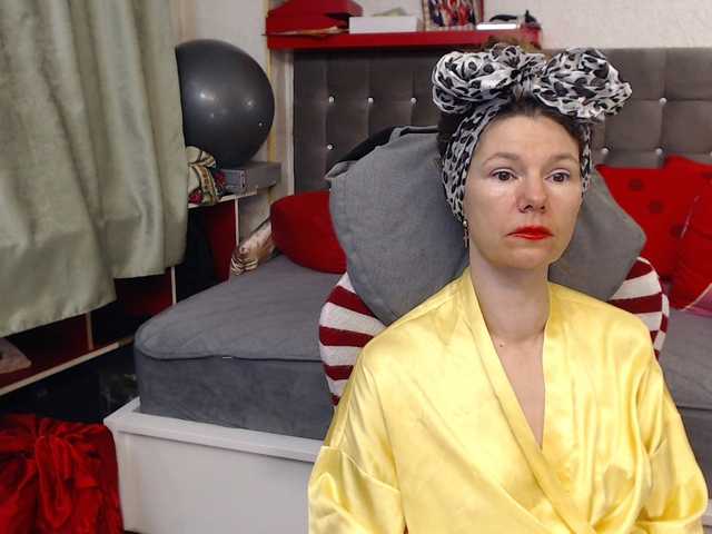 kellysurfing's BongaCams show and profile