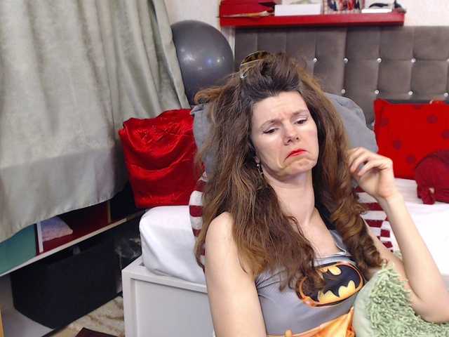 kellysurfing's BongaCams show and profile