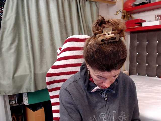 kellysurfing's BongaCams show and profile