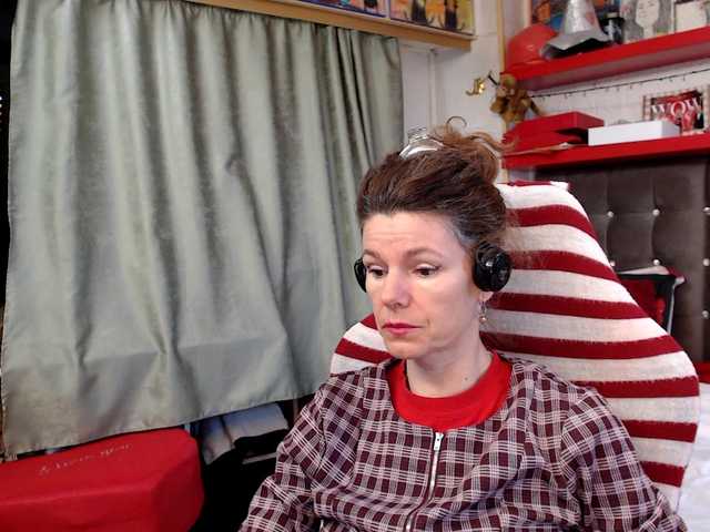 kellysurfing's BongaCams show and profile