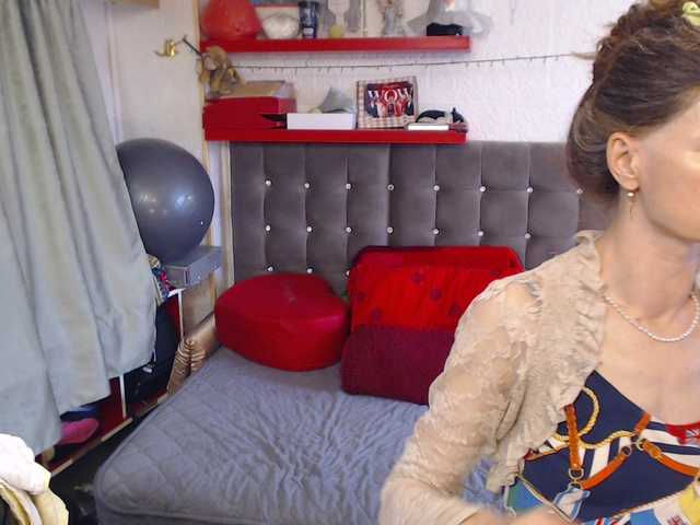 kellysurfing's BongaCams show and profile