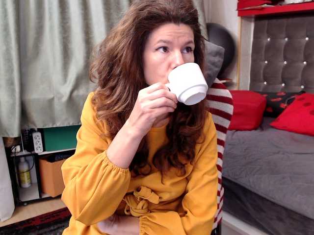 kellysurfing's BongaCams show and profile