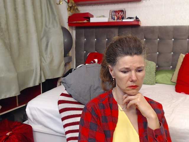 kellysurfing's BongaCams show and profile