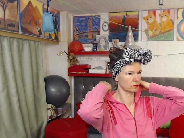 kellysurfing's BongaCams show and profile