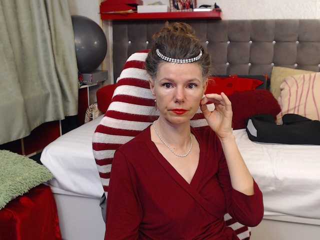 kellysurfing's BongaCams show and profile