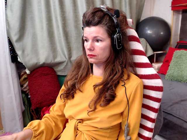 kellysurfing's BongaCams show and profile