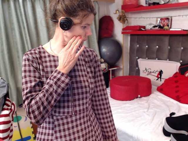 kellysurfing's BongaCams show and profile