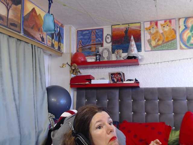 kellysurfing's BongaCams show and profile