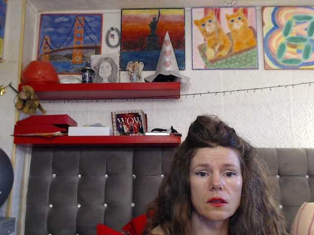 kellysurfing's BongaCams show and profile