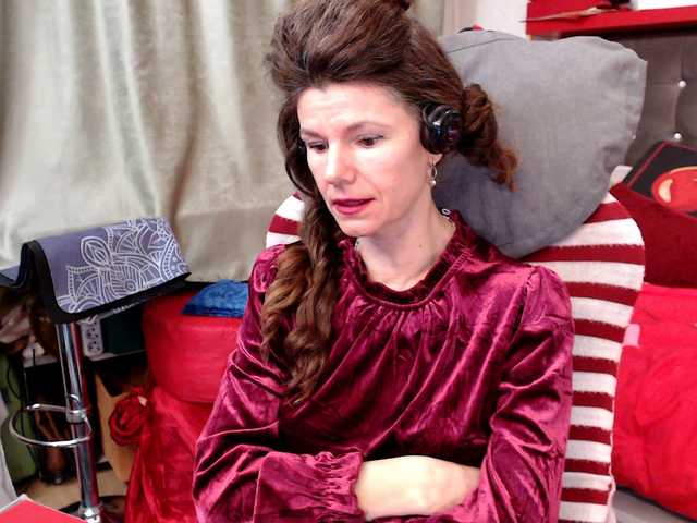 kellysurfing's BongaCams show and profile