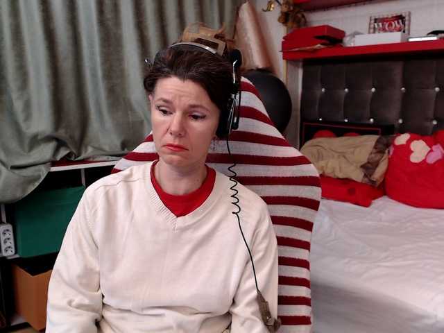 kellysurfing's BongaCams show and profile