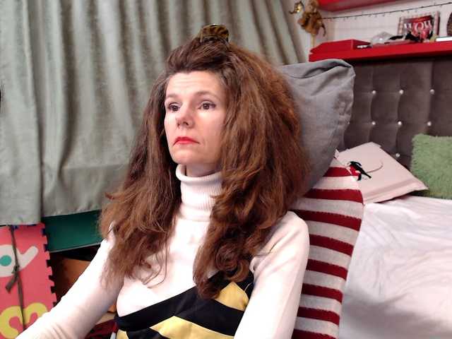 kellysurfing's BongaCams show and profile