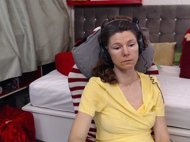 kellysurfing's BongaCams show and profile