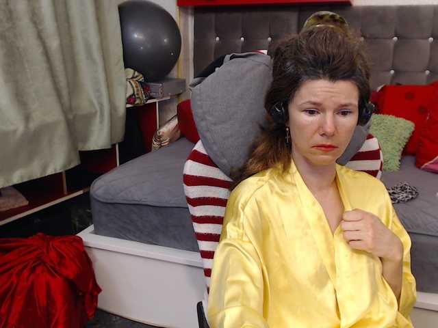 kellysurfing's BongaCams show and profile