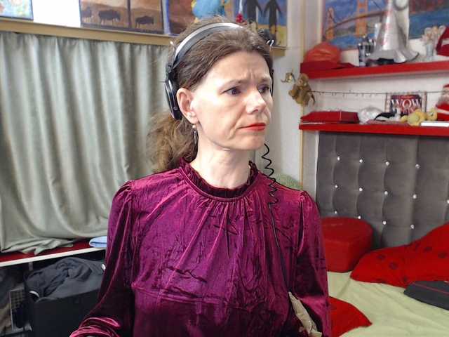 kellysurfing's BongaCams show and profile