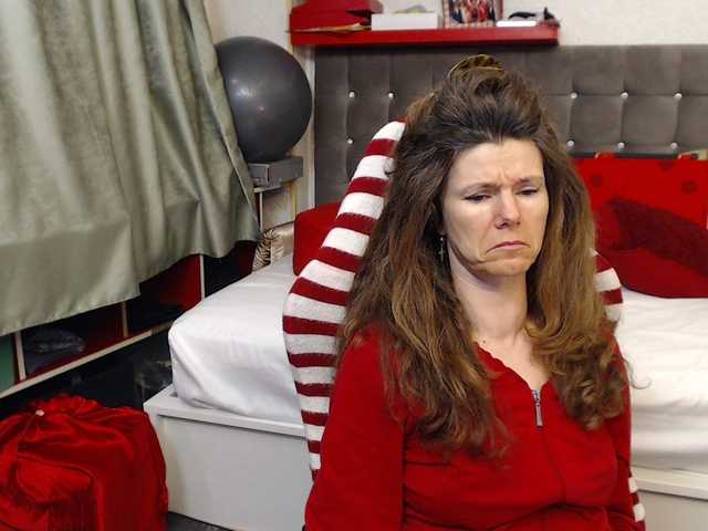 kellysurfing's BongaCams show and profile