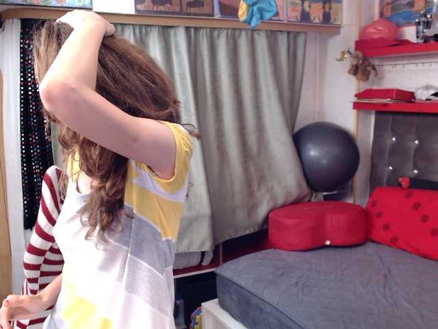 kellysurfing's BongaCams show and profile