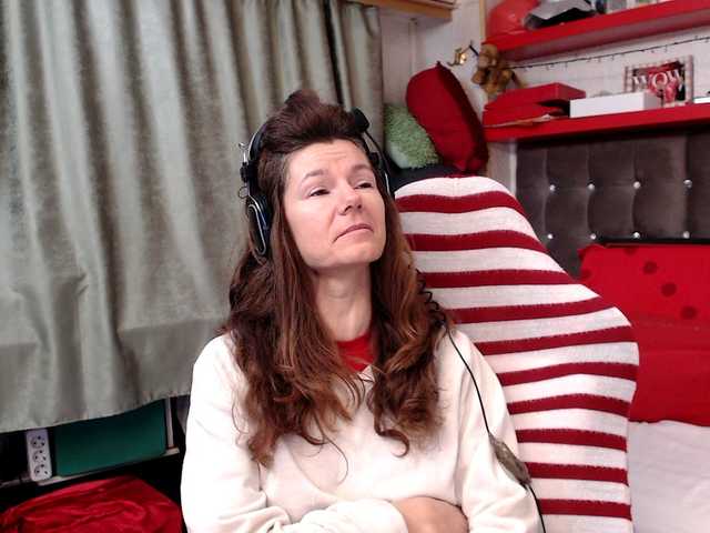 kellysurfing's BongaCams show and profile