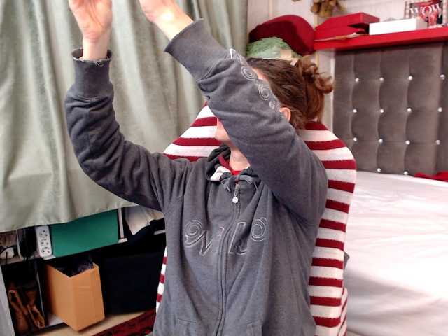 kellysurfing's BongaCams show and profile