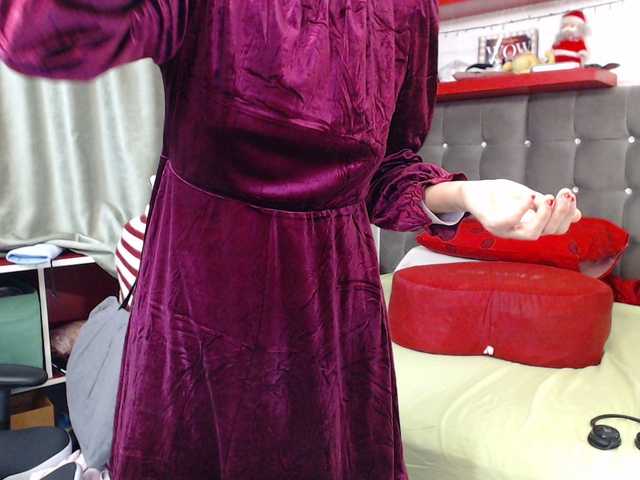 kellysurfing's BongaCams show and profile