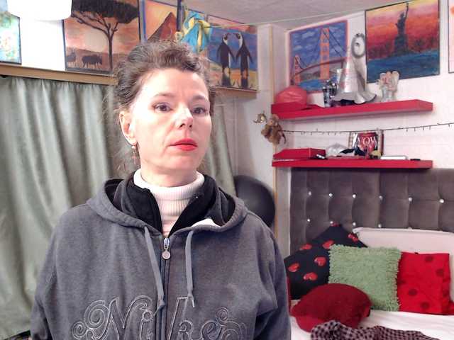 kellysurfing's BongaCams show and profile